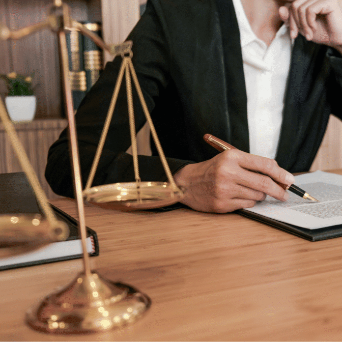 Memahami Perbedaan PKWT, PKWTT, dan Outsourcing